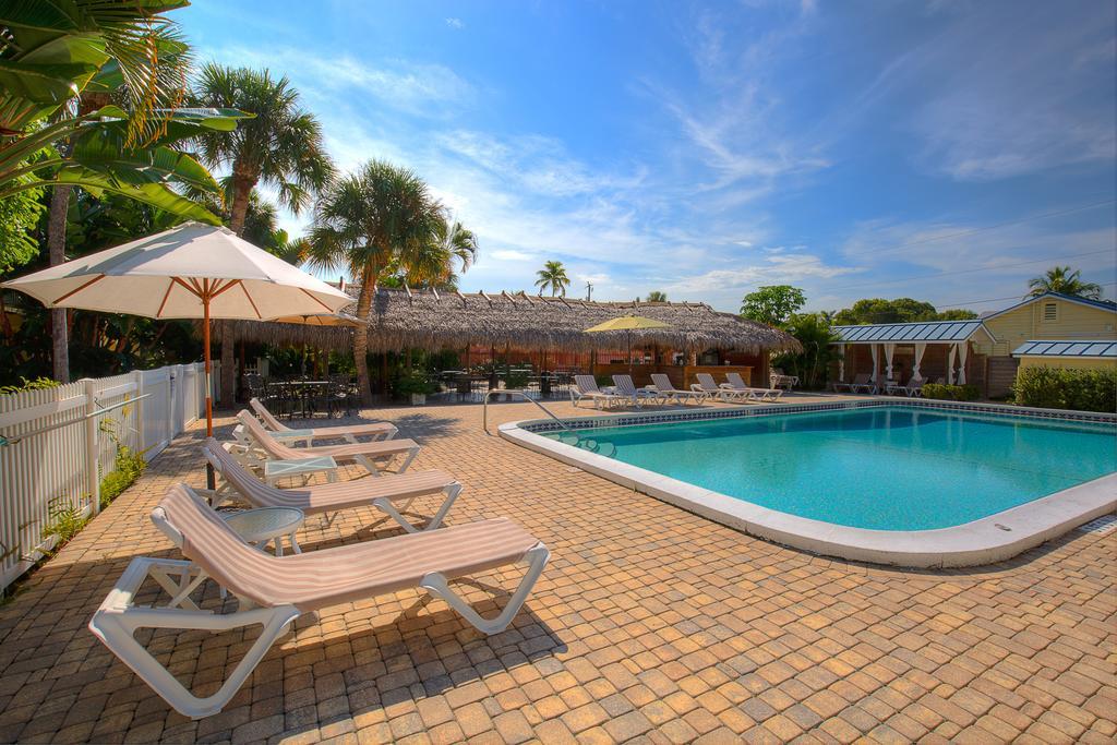 Naples Garden Inn Exterior photo
